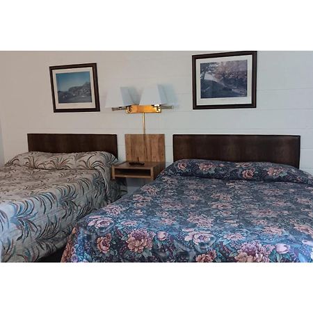 Scotwood Motel By Oyo Washburn Nd Екстериор снимка